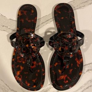 Tory Burch NEVER WORN Miller sandal in patent leather tortoiseshell